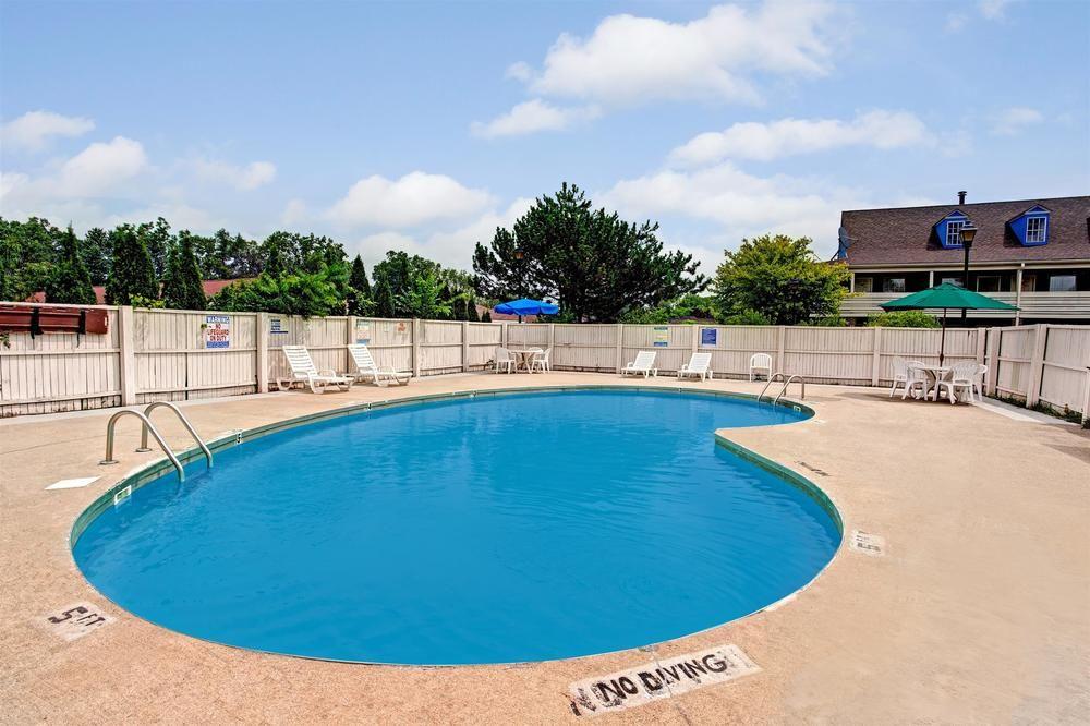 Travelodge By Wyndham Canton-Livonia Area, Mi Bagian luar foto