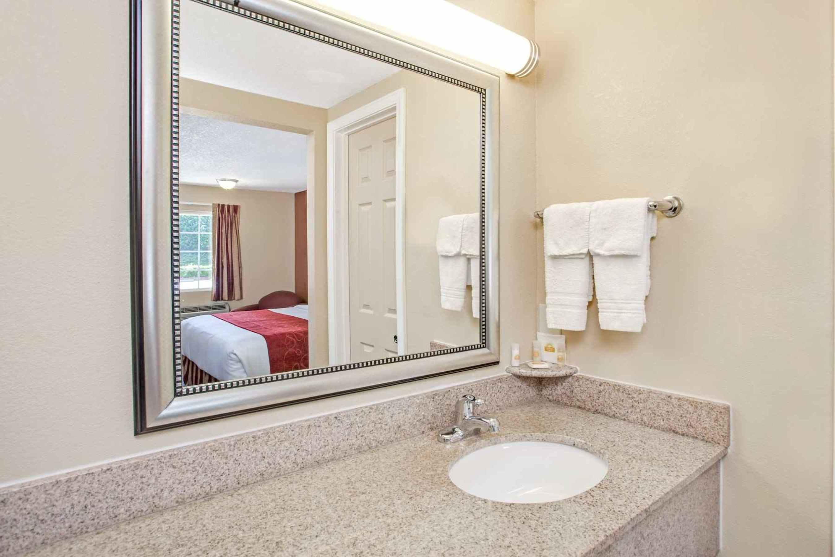 Travelodge By Wyndham Canton-Livonia Area, Mi Bagian luar foto