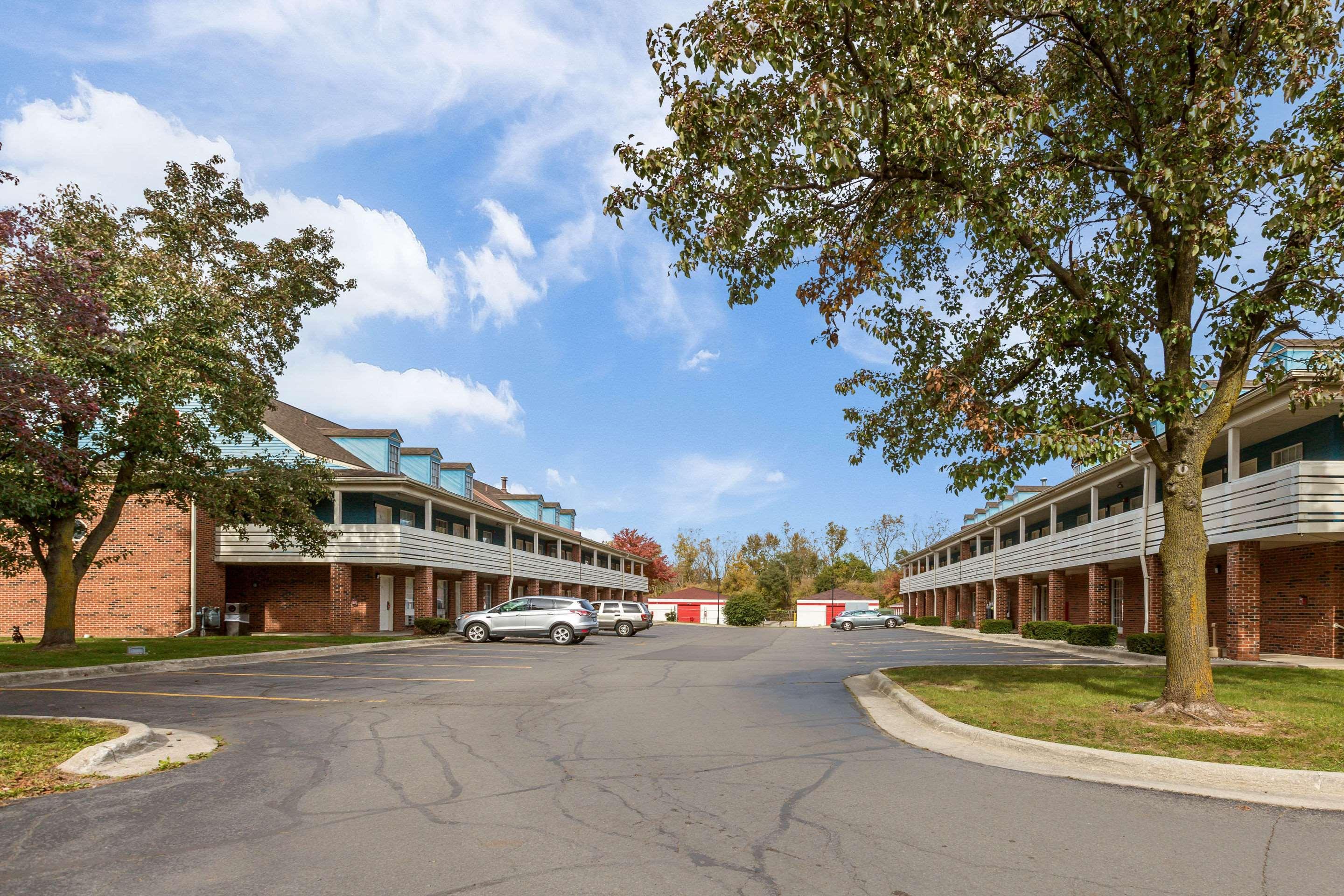 Travelodge By Wyndham Canton-Livonia Area, Mi Bagian luar foto