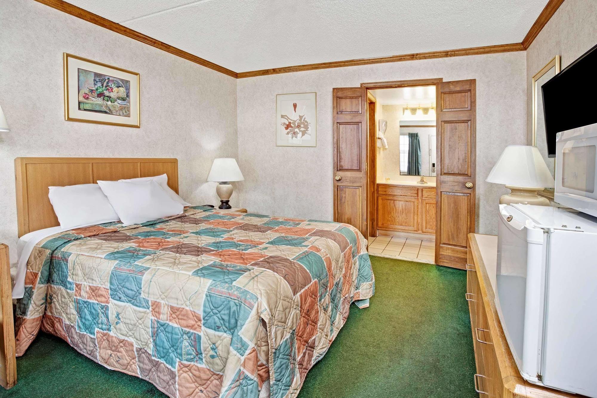 Travelodge By Wyndham Canton-Livonia Area, Mi Bagian luar foto